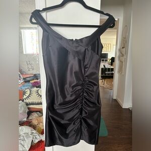 Little black dress!! SO flattering !! Size 5 (can fit a S/M)